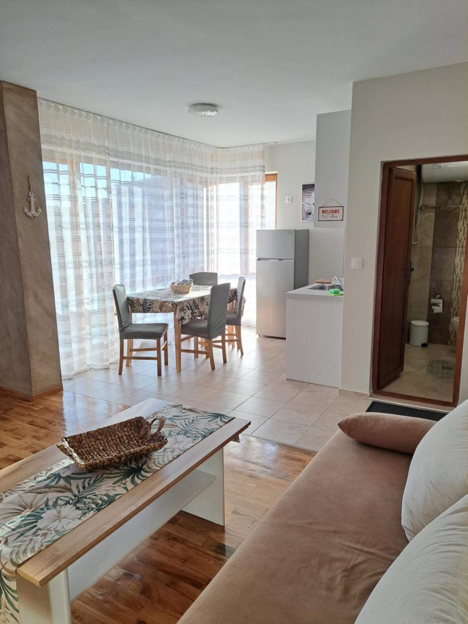 Megi Apartments, Nesebar Sity Eksteriør billede