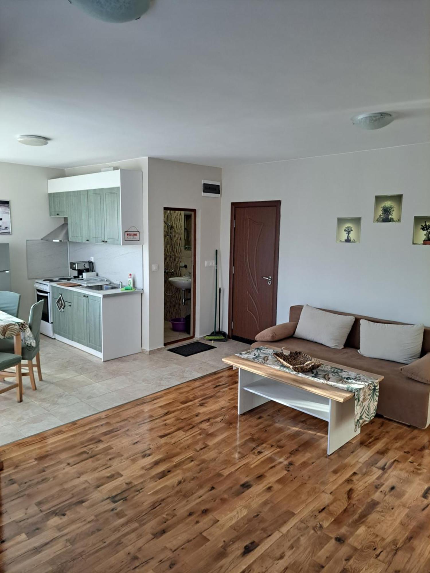 Megi Apartments, Nesebar Sity Eksteriør billede