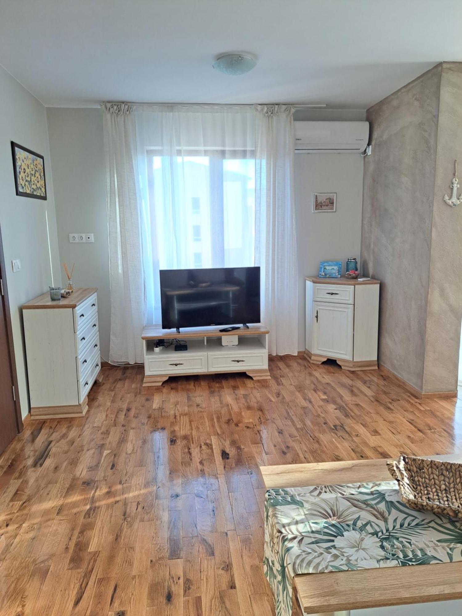 Megi Apartments, Nesebar Sity Eksteriør billede