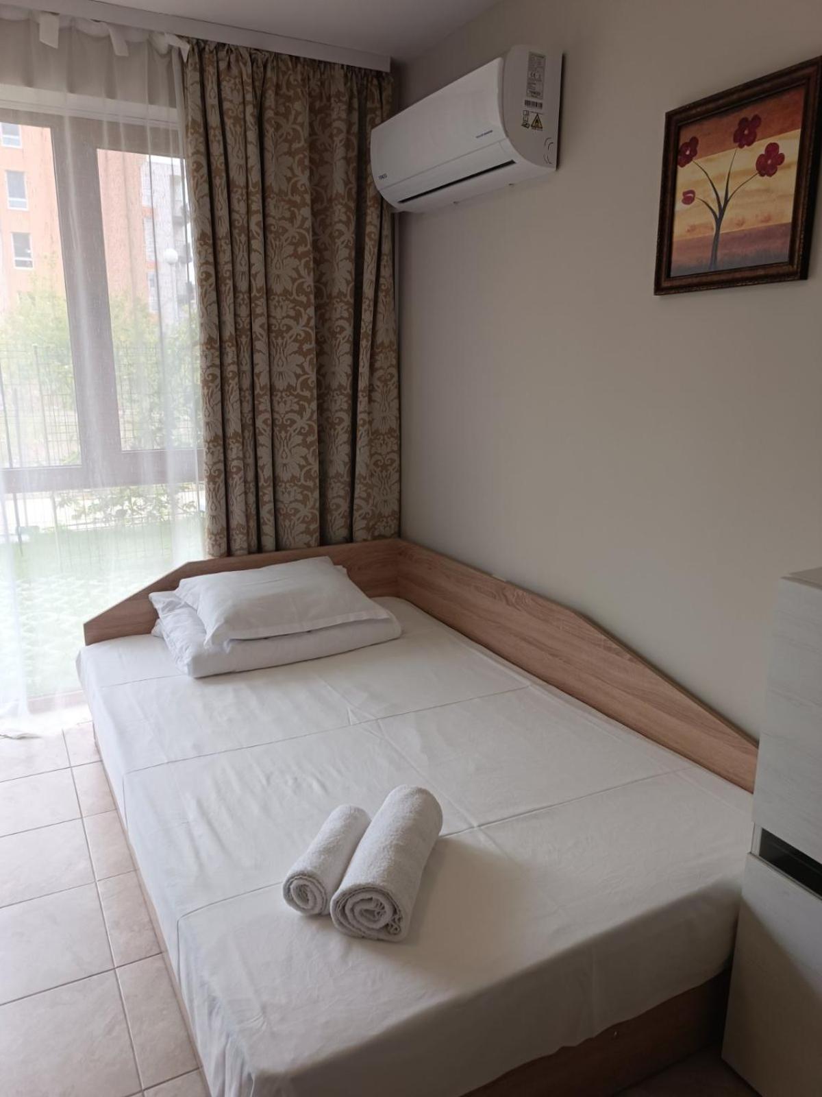 Megi Apartments, Nesebar Sity Eksteriør billede