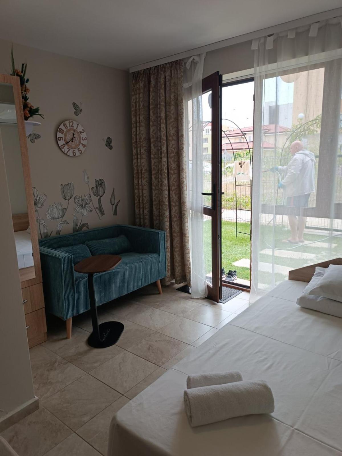 Megi Apartments, Nesebar Sity Eksteriør billede